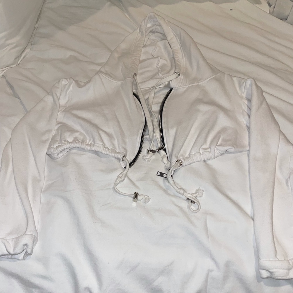 White cropped sweatshirt